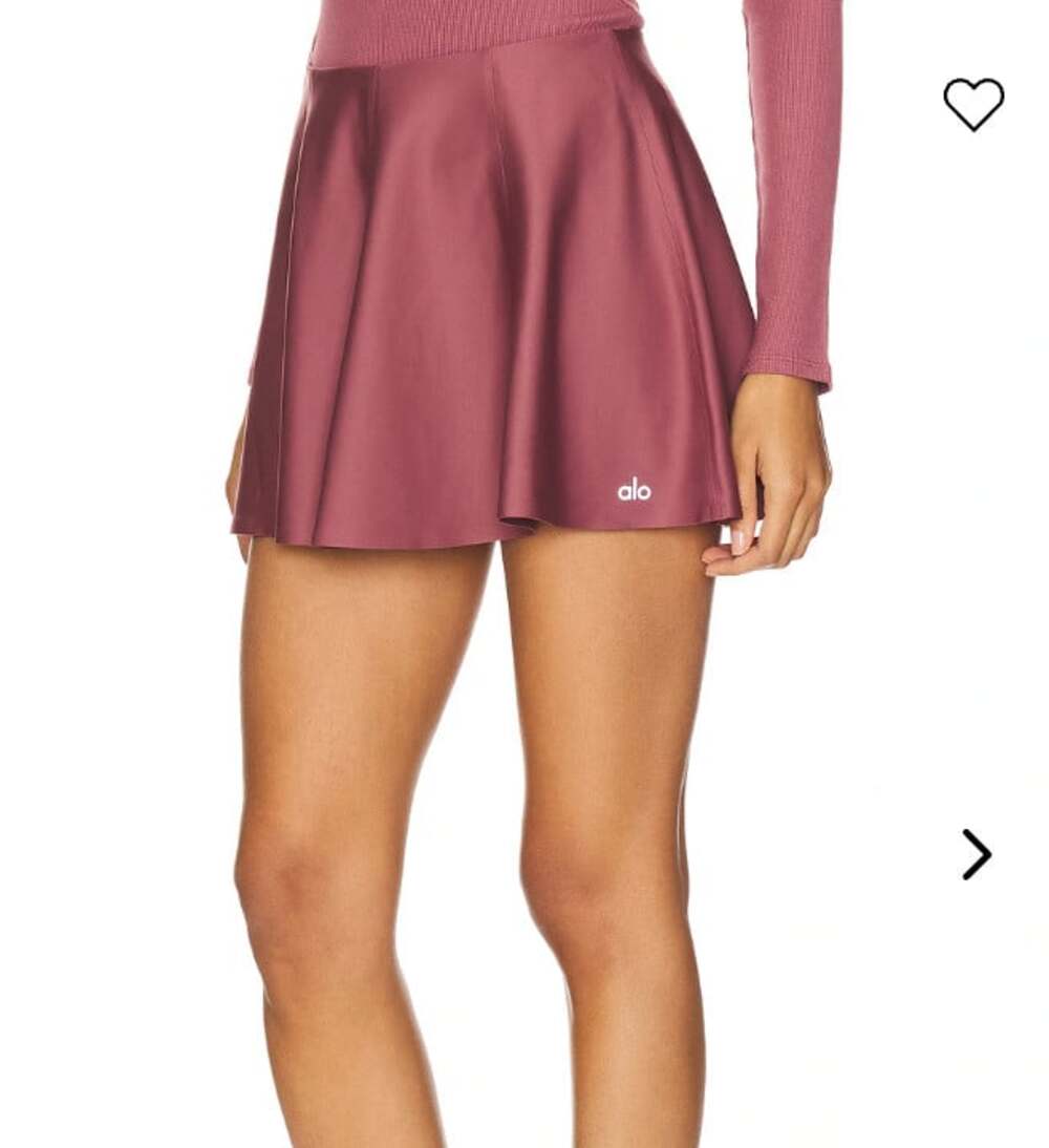 Alo Yoga Airlift Down the Line Tennis Skirt in Burgundy Truffle Size Small